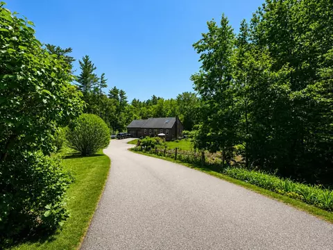 125 Main St, Raymond, NH 03077