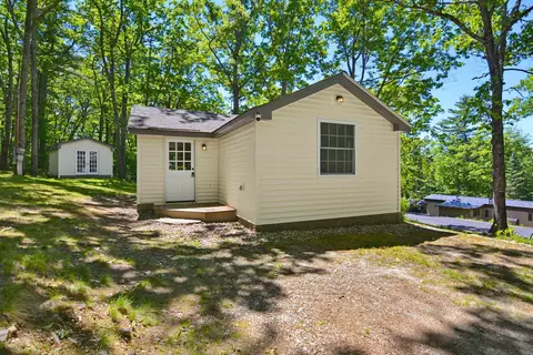 47 Catamount Hill Dr, Allenstown, NH 03275