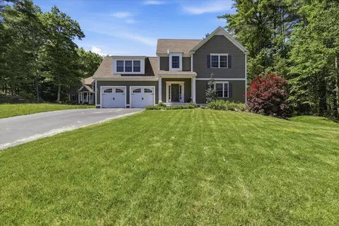 18 Hawthorne Dr, Auburn, NH 03032