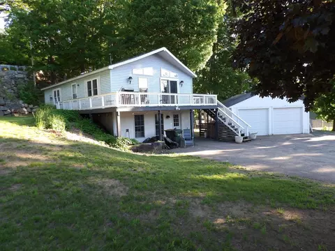 13 Pear St, Laconia, NH 03246