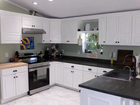 13 Pear St, Laconia, NH 03246