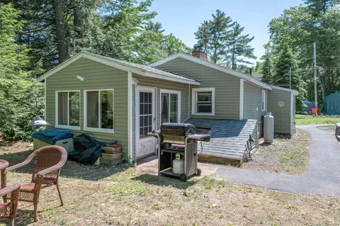 9 Upper Scotland Dr, Raymond, NH 03077