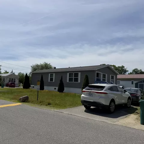 19 Holly Park Ln, Rochester, NH 03867