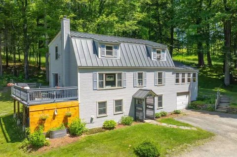 33 Merritt Rd, Hartland, VT 05048