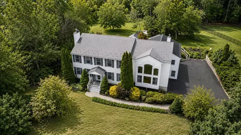 7 Longview Cir, Pelham, NH 03076