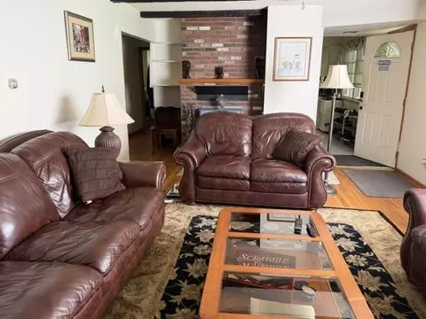 Living - 22 Lawrence Hts, Jericho, VT 05465 photo 2 of 4