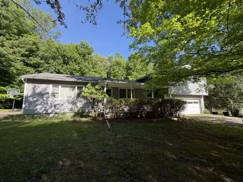 Exterior - 22 Lawrence Hts, Jericho, VT 05465 photo 10 of 13