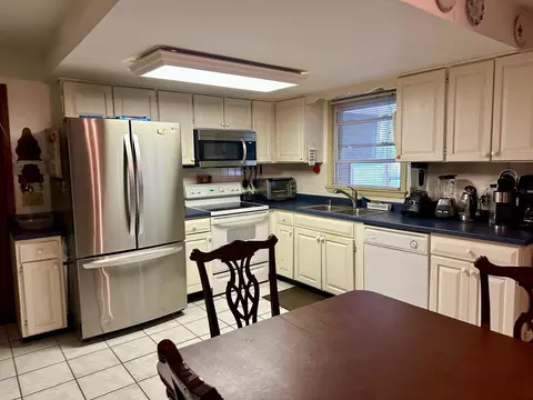 Kitchen - 22 Lawrence Hts, Jericho, VT 05465 photo 1 of 2