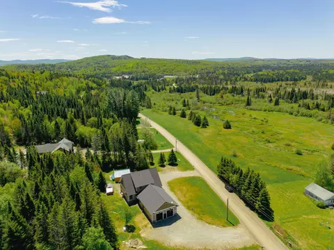 120 Day Rd, Pittsburg, NH 03592