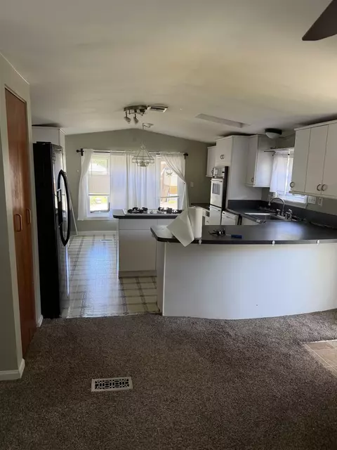 17 Wayland Cir, Exeter, NH 03833