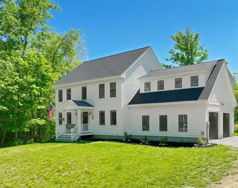 133 Smoke St, Barrington, NH 03825