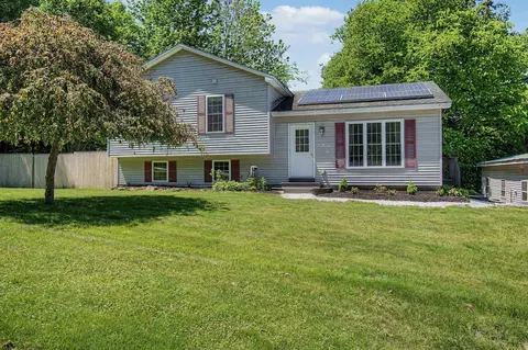 354 Old Stage Rd, Georgia, VT 05468