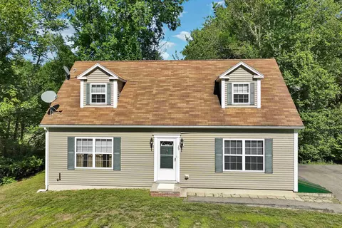 29 Lawrence Rd, Salem, NH 03079