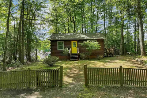 11 Robin Shore Dr, Canterbury, NH 03224