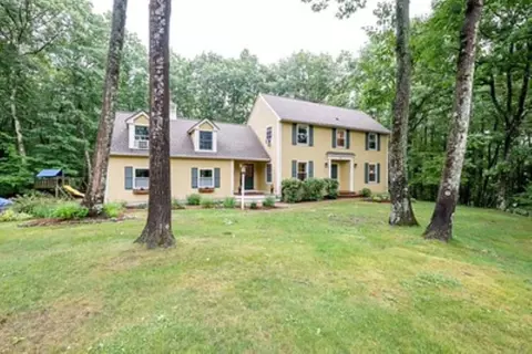 45 Blossom Rd, Windham, NH 03087
