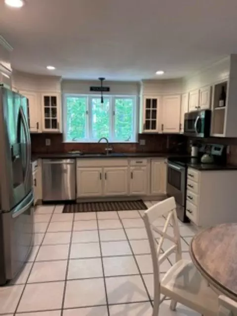 Kitchen - 45 Blossom Rd, Windham, NH 03087 photo 2 of 2