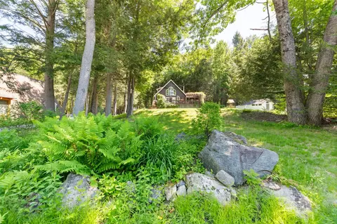 114 Shore Dr N, Bridgewater, NH 03222