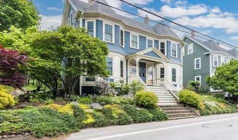 978 South St #1, Portsmouth, NH 03801