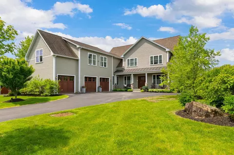 451 Golf Course Rd, South Burlington, VT 05403