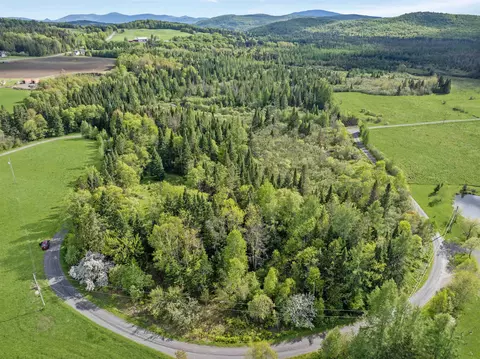 57 Old Barn Rd, Clarksville, NH 03592