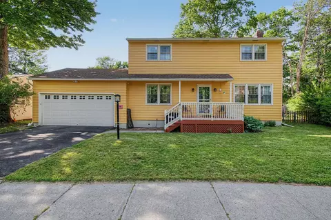 48 Roseade Pkwy, Burlington, VT 05408