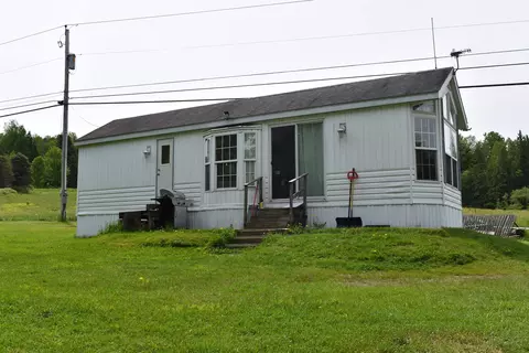 752 Cook Rd, Barton, VT 05822