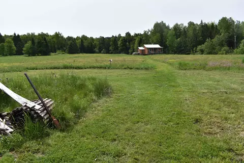 Exterior - 752 Cook Rd, Barton, VT 05822 photo 4 of 10