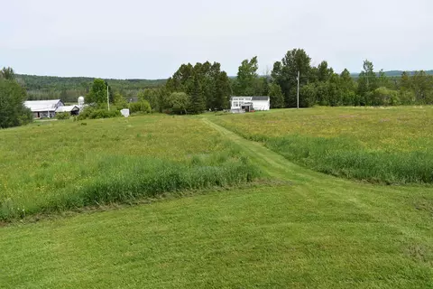 Exterior - 752 Cook Rd, Barton, VT 05822 photo 9 of 10