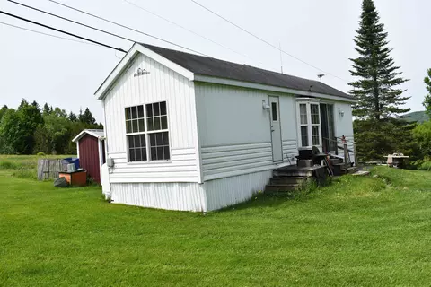 Exterior - 752 Cook Rd, Barton, VT 05822 photo 7 of 10