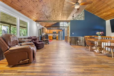 Entry Way - 198 Brackett Rd, Fairlee, VT 05045 photo 3 of 5