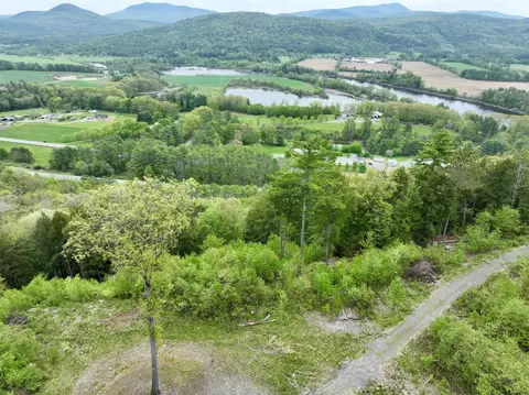 198 Brackett Rd, Fairlee, VT 05045