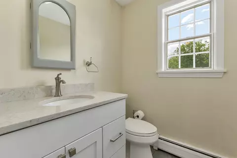 Bath - 25 Wolfeboro Rd, Hanover, NH 03755 photo 1 of 5