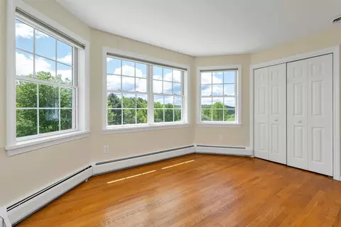 Bedroom - 25 Wolfeboro Rd, Hanover, NH 03755 photo 4 of 6