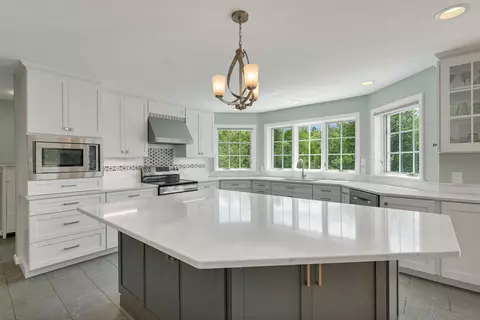Kitchen - 25 Wolfeboro Rd, Hanover, NH 03755 photo 2 of 5