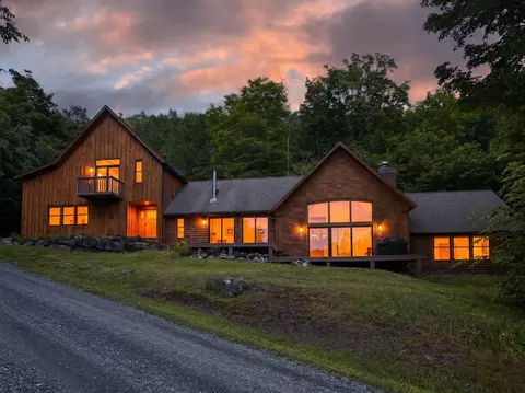 460 Bull Moose Ridge Rd, Stowe, VT 05672