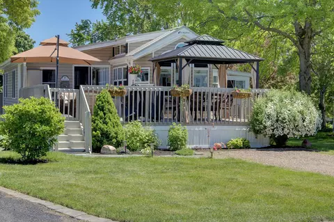 51 Island Cir, South Hero, VT 05486