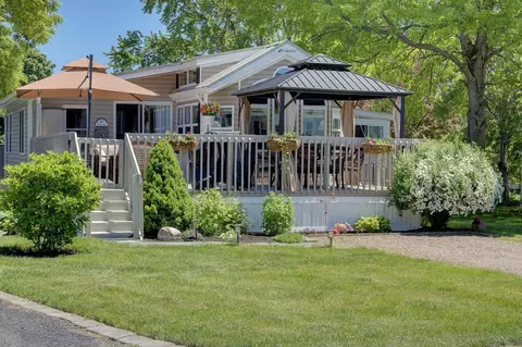 51 Island Cir, South Hero, VT 05486