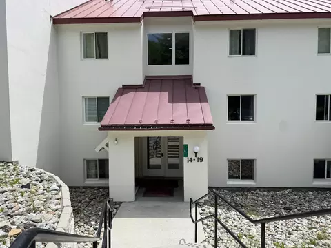 18 Mountainside Dr #18, Warren, VT 05674