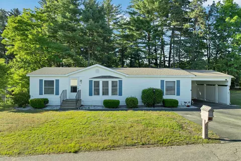 17 Xenia St, Nashua, NH 03062
