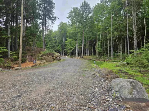 15 Otter Brook Rd, Woodstock, NH 03262
