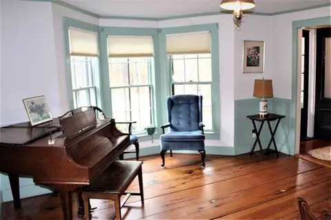 Dining - 270 E Side Dr, Concord, NH 03301 photo 2 of 2