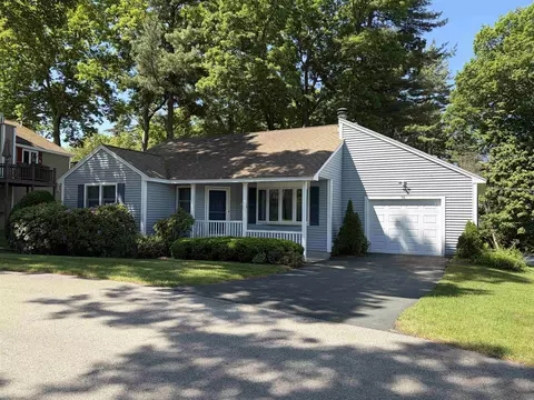 10 Jamaica Ln, Nashua, NH 03063