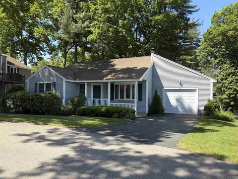 10 Jamaica Ln, Nashua, NH 03063