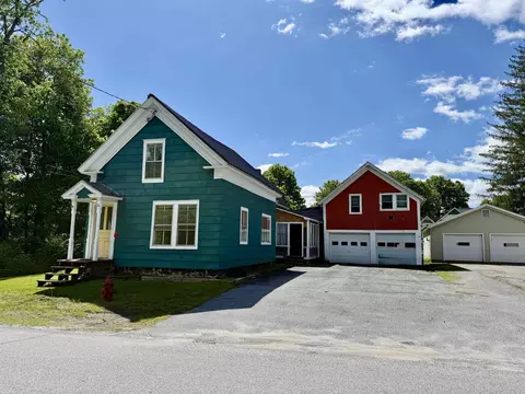 56 Maple St, Morristown, VT 05661