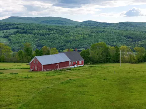 487 Nelson Hill Rd, Sheffield, VT 05866