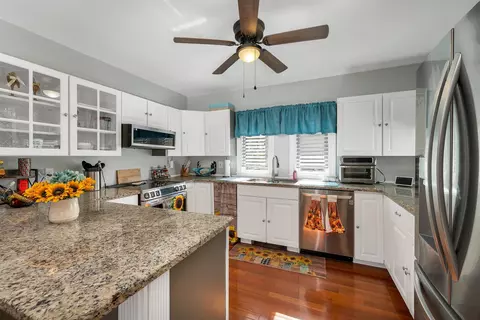 2263 Elm St, Manchester, NH 03104