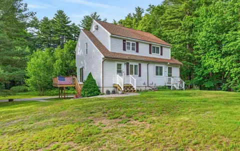 24 Fairway Rd # A, Londonderry, NH 03053
