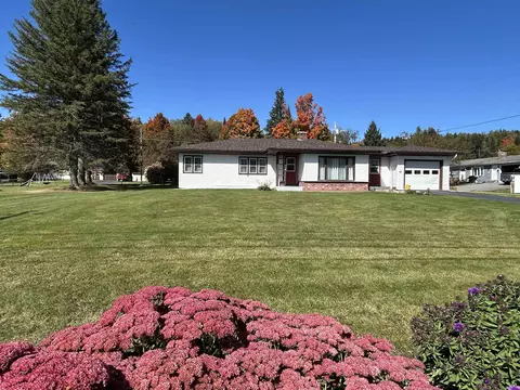 409 Christian Hl, Canaan, VT 05903