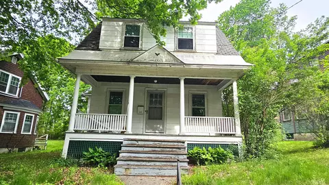 17 Clement Rd, Springfield, VT 05156