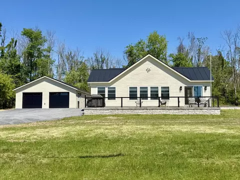 3953 W Shore Rd, Alburgh, VT 05440